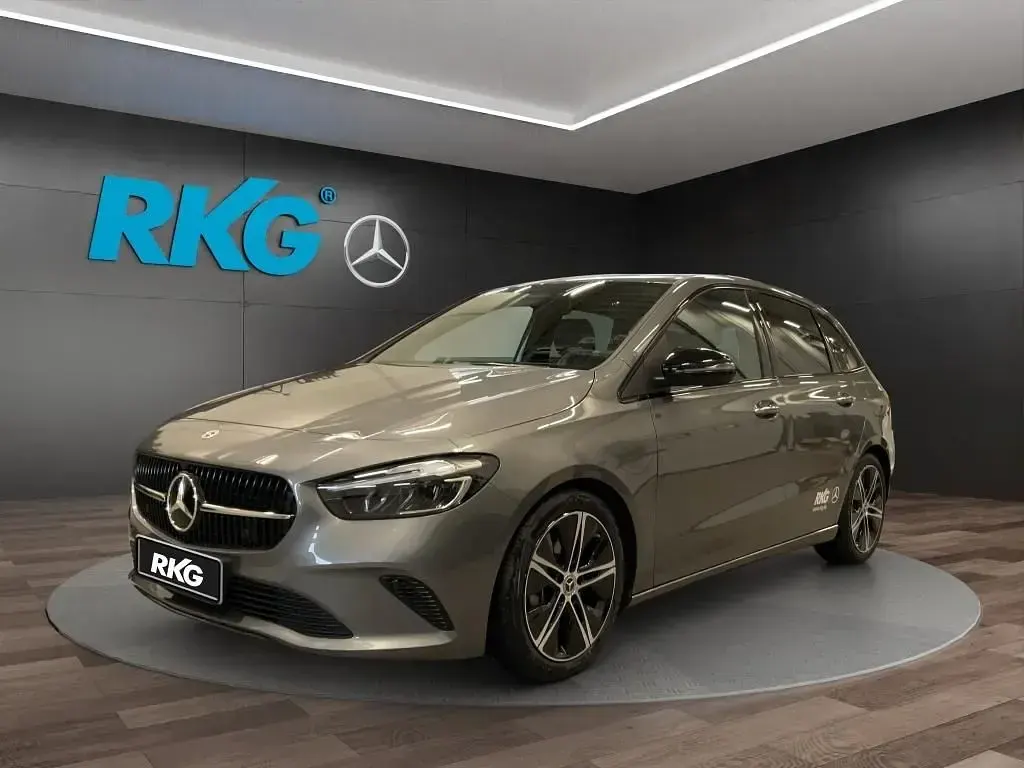 Gebraucht Mercedes B200 Progressive 150 PS (110 kW) 2025 Grau Kleinwagen