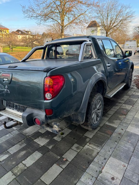 Gebraucht Mitsubishi L200 Invite 136 PS (100 kW) 2007 Grün Pickup