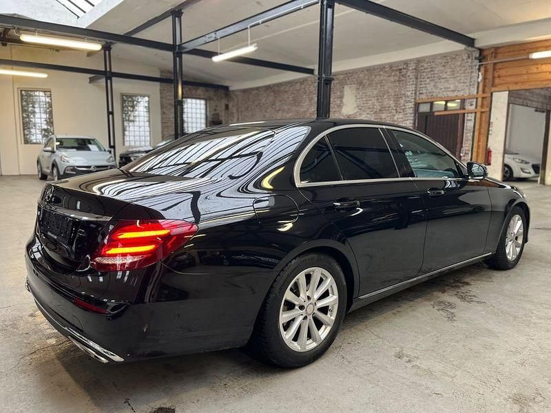 Gebraucht Mercedes E200 Avantgarde 184 PS (135 kW) 2016 Schwarz Limousine