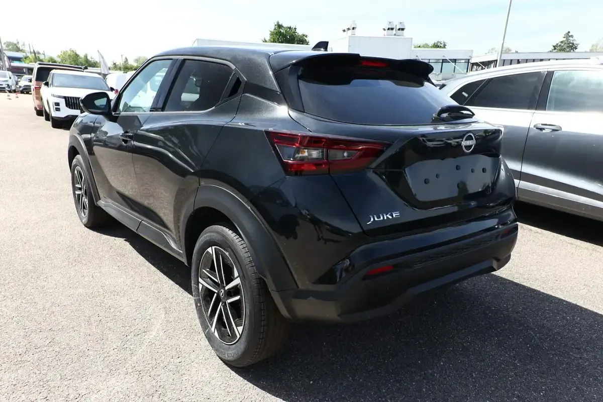 Neu Nissan Juke N-Connecta 114 PS (83 kW) 2025 Pearl black metallic SUV