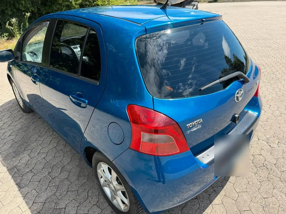 Gebraucht Toyota Yaris 69 PS (50 kW) 2006 Blau Kleinwagen