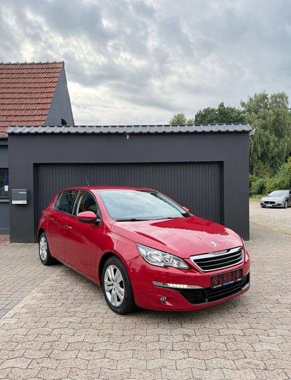 Gebraucht Peugeot 308 Style 110 PS (80 kW) 2016 Rot Limousine