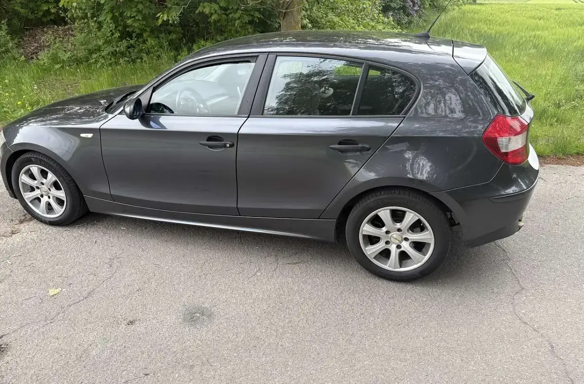 Gebraucht BMW 116 116 PS (85 kW) 2006 Grau Kleinwagen