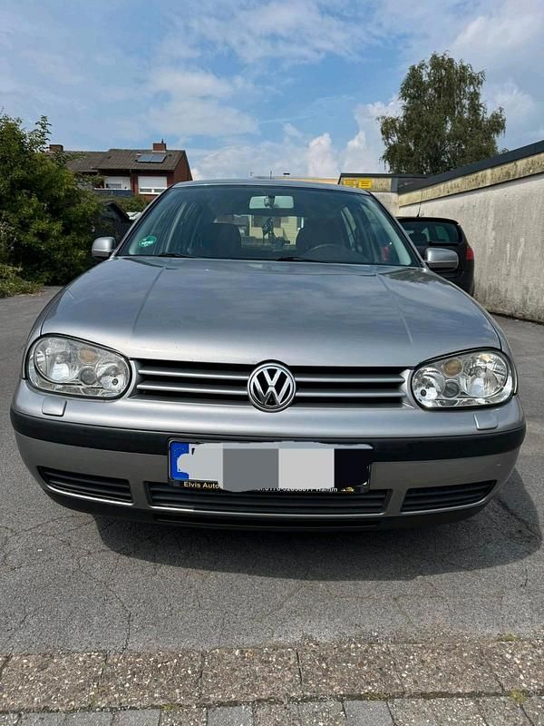Grau Gebraucht 2002 VW Golf IV Kleinwagen | 1.499 € (Fairer Preis) - Bild 1/4