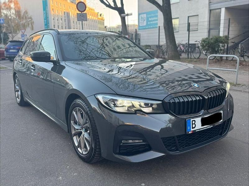 Grau Gebraucht 2020 BMW 320 Shadowline Kombi | 22.500 € (Teuer) - Bild 1/4