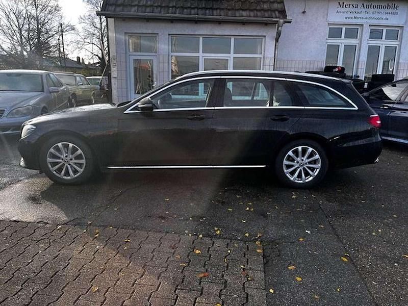 Gebraucht Mercedes E220 194 PS (142 kW) 2017 Obsidianschwarz  metalliclack Kombi