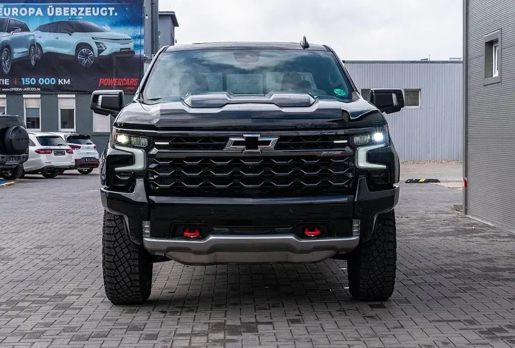 Neu Chevrolet Silverado 426 PS (313 kW) 2026 Schwarz SUV