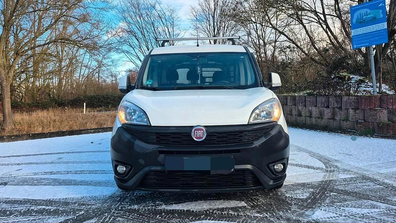Weiß Gebraucht 2017 Fiat Doblò Van / Kleinbus | 5.200 € (Superpreis) - Bild 1/4