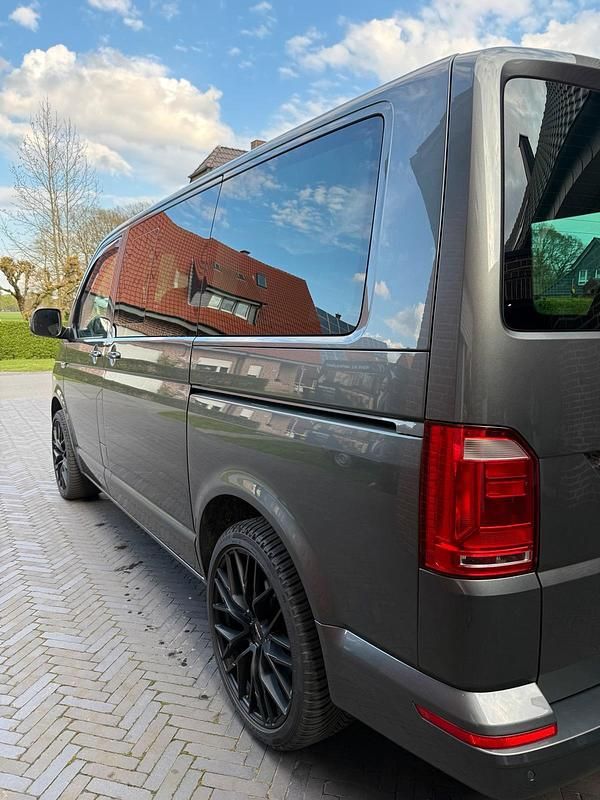 Second-hand VW T6 150 CP (110 kW) 2015 Gri Van