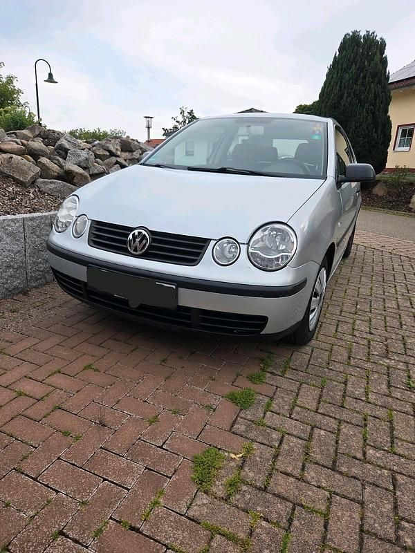 Silber Gebraucht 2004 VW Polo Kleinwagen | 300 € (Superpreis) - Bild 1/4