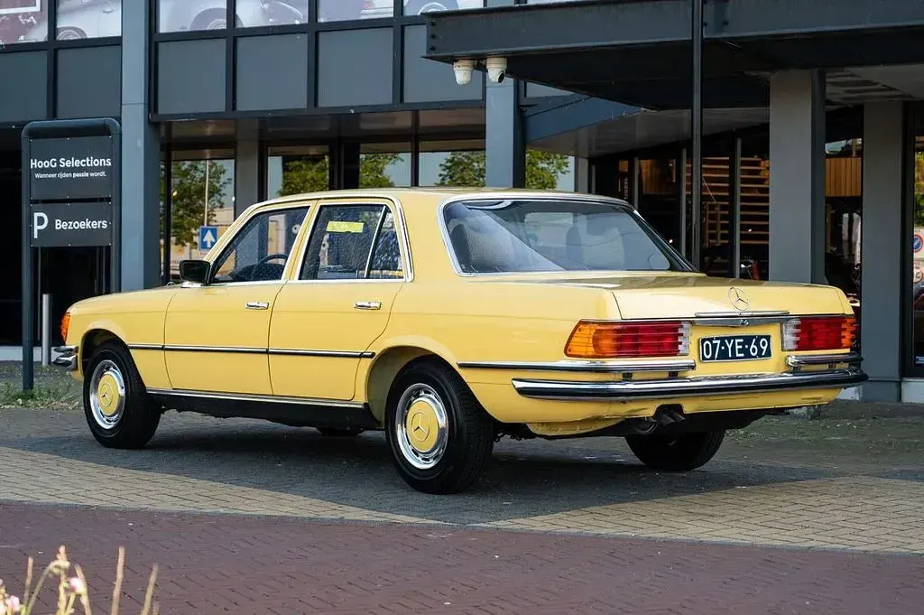 Gebraucht Mercedes S280 156 PS (114 kW) 1976 Gelb Limousine