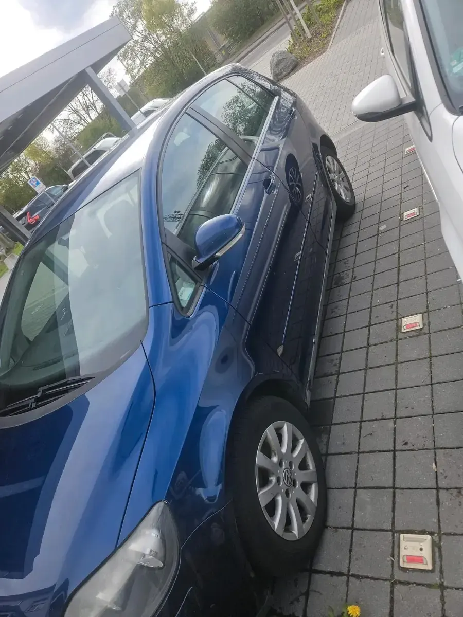 Gebraucht VW Golf V 105 PS (77 kW) 2005 Blau Kleinwagen