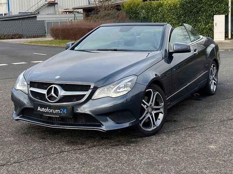 Grau Gebraucht 2015 Mercedes E220 Cabrio | 17.499 € (Fairer Preis) - Bild 1/4