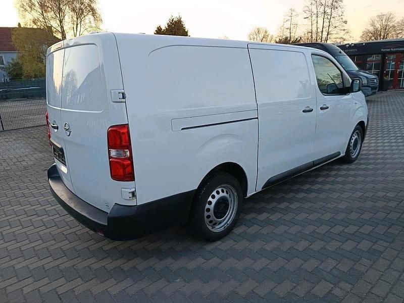 Gebraucht Opel Vivaro 150 PS (110 kW) 2021 Weiß Van / Kleinbus