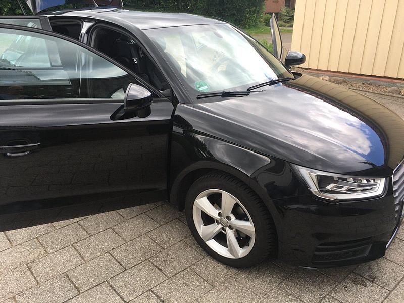 Gebraucht Audi A1 Sportback Design 95 PS (69 kW) 2017 Schwarz Kleinwagen