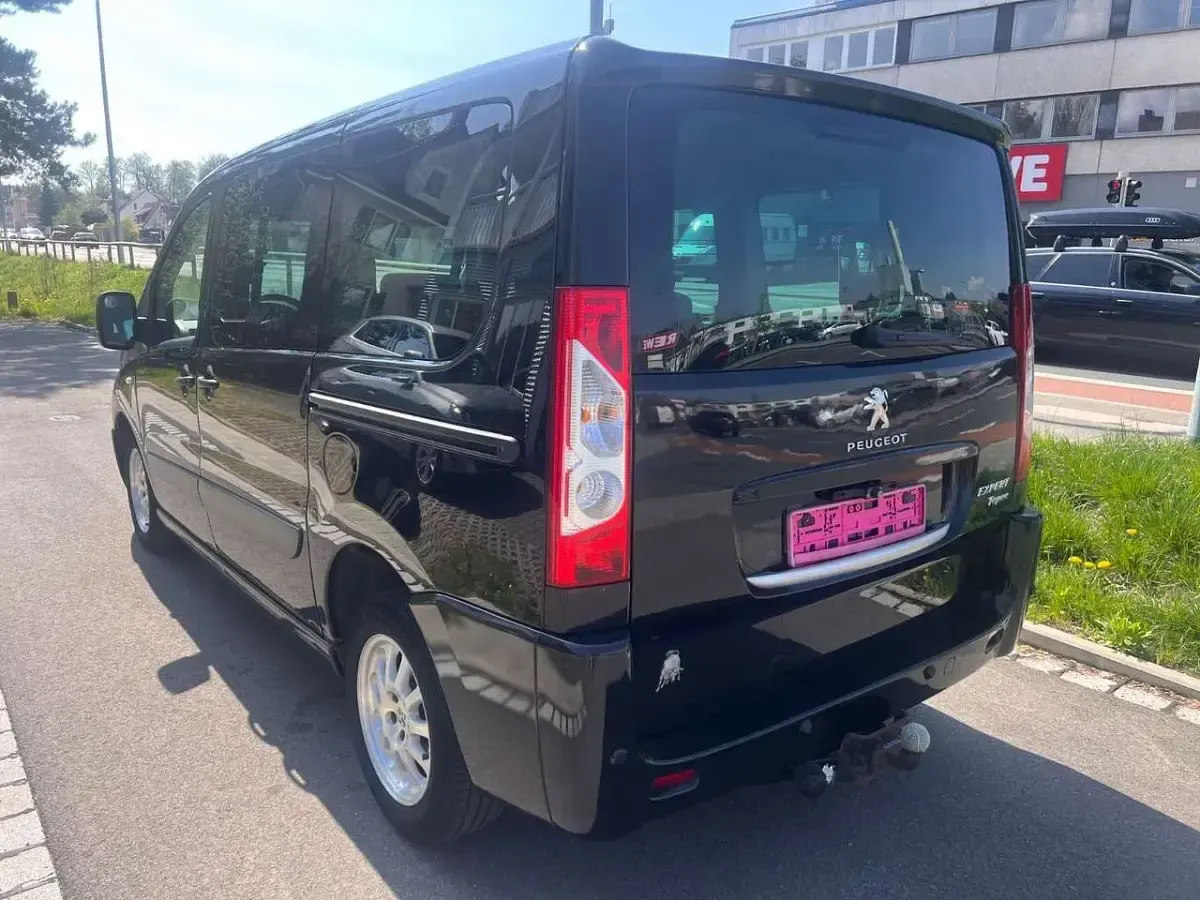 Gebraucht Peugeot Expert Allure 163 PS (119 kW) 2013 Lack onyx schwarz/deckende lac Van