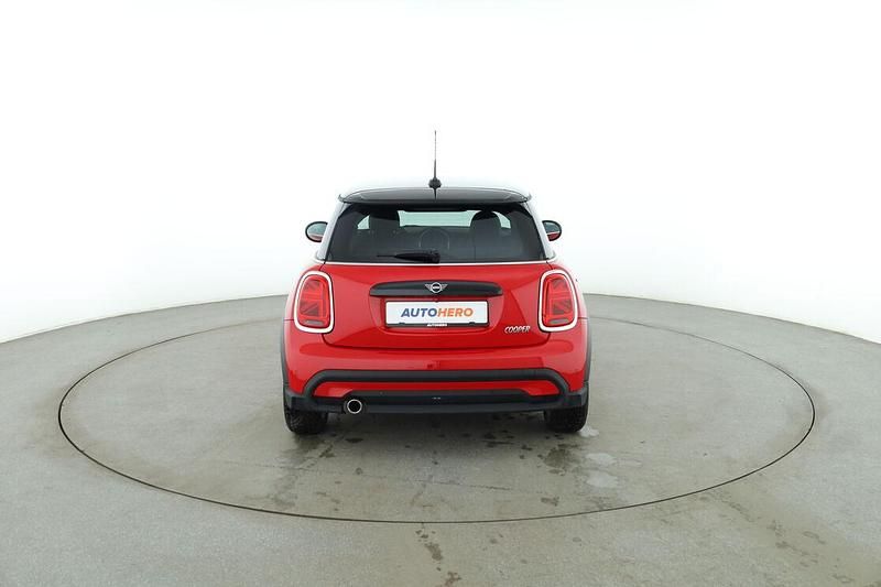 Gebraucht Mini Cooper Classic 136 PS (100 kW) 2023 Rot Kleinwagen