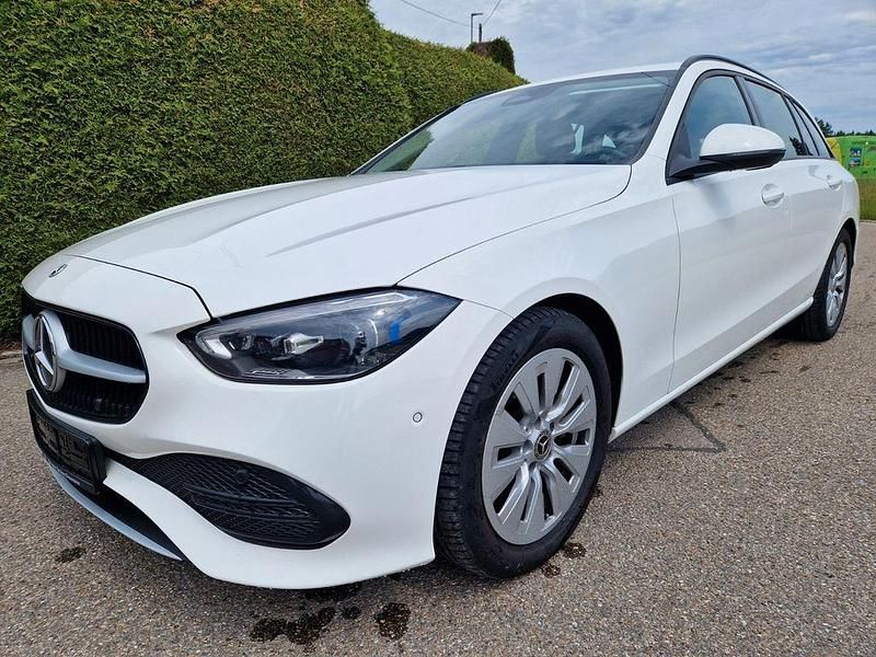 Gebraucht Mercedes C200 163 PS (119 kW) 2023 Polarweiss  unilack Kombi