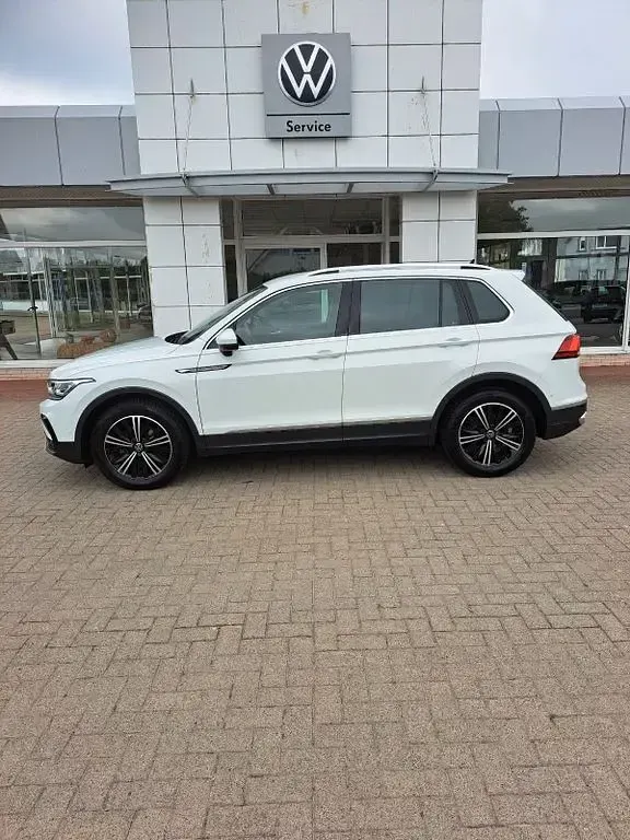 Gebraucht VW Tiguan Elegance 150 PS (110 kW) 2022 Weiß SUV