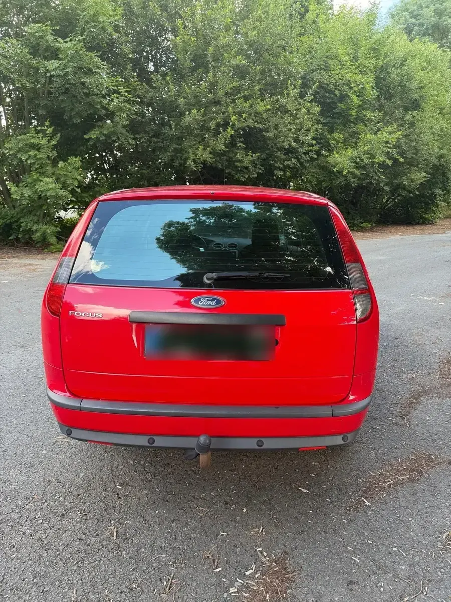 Gebraucht Ford Focus 95 PS (69 kW) 2005 Rot Kombi