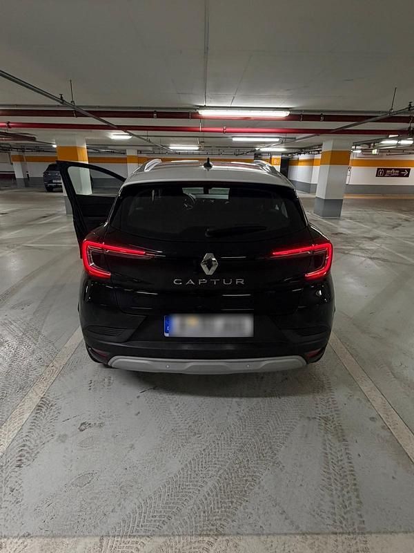 Gebraucht Renault Captur 141 PS (103 kW) 2022 Schwarz SUV