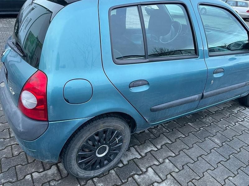 Second-hand Renault Clio II 2002 Albastru Berlinǎ