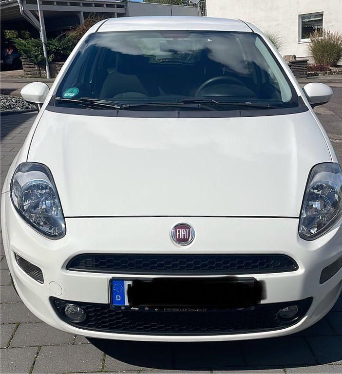 Weiß Gebraucht 2016 Fiat Punto Kleinwagen | 7.500 € (Teuer) - Bild 1/4