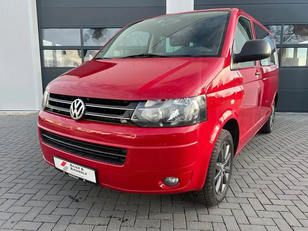 Gebraucht VW Multivan Startline 140 PS (102 kW) 2011 Salsa red Van / Kleinbus