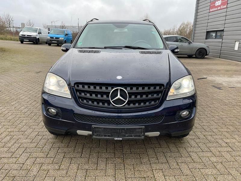 Blau Gebraucht 2006 Mercedes ML280 SUV | 7.490 € (Fairer Preis) - Bild 1/4