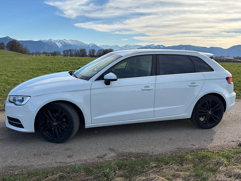 Gebraucht Audi A3 Attraction 150 PS (110 kW) 2014 Weiß Coupé