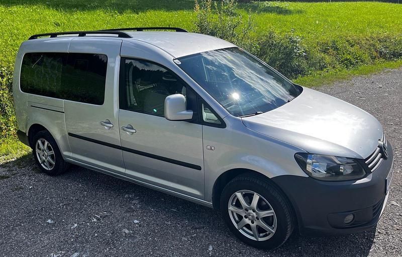 Silber Gebraucht 2011 VW Caddy Maxi Van / Kleinbus | 10.800 € (Teuer) - Bild 1/4