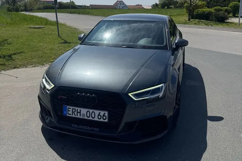 Gebraucht Audi RS3 Comfort 400 PS (294 kW) 2019 Grau Limousine