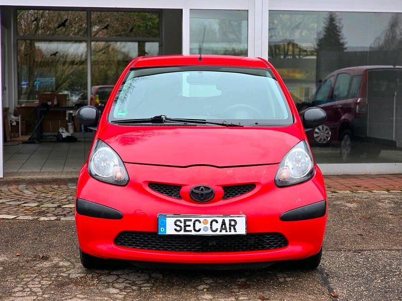 Gebraucht Toyota Aygo Cool 68 PS (50 kW) 2006 Rot Kleinwagen