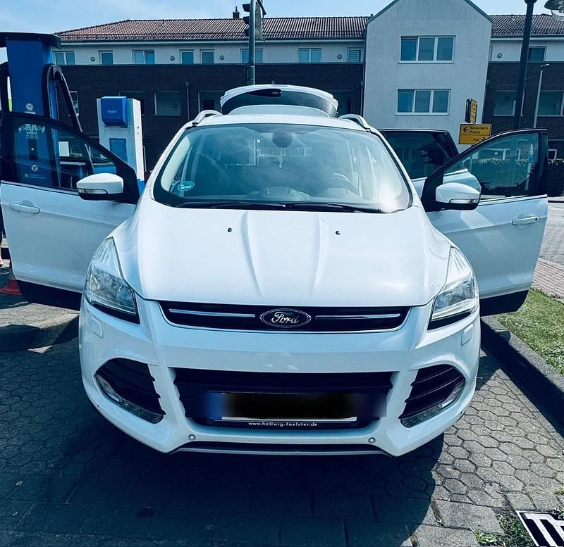 Weiß Gebraucht 2014 Ford Kuga SUV | 10.400 € (Fairer Preis) - Bild 1/4