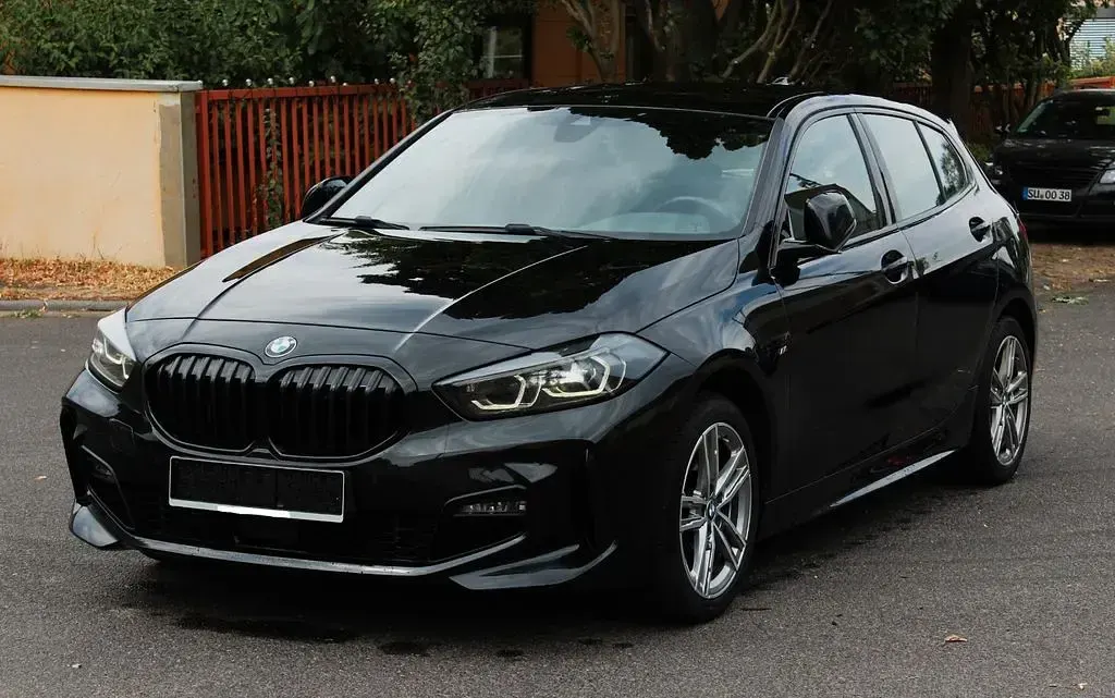 Gebraucht BMW 120 M Sport 190 PS (139 kW) 2022 Schwarz Limousine