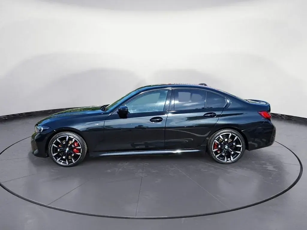 Gebraucht BMW 320 M Sport 184 PS (135 kW) 2025 Schwarz Limousine