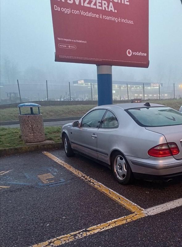 Gebraucht Mercedes CLK200 136 PS (100 kW) 1998 Silber Coupé