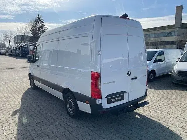 Używany Mercedes Sprinter 190 KM (139 kW) 2022 Biały Van