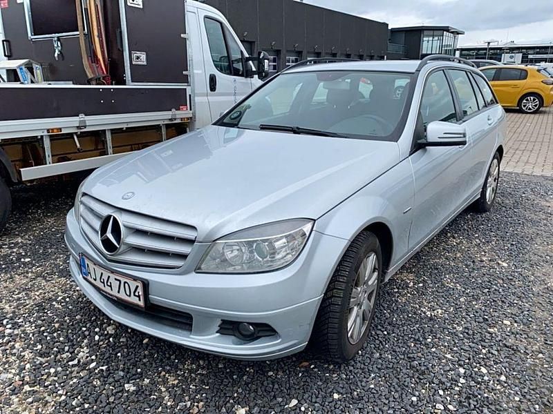 Gebraucht Mercedes C180 156 PS (114 kW) 2010 Silber Kombi