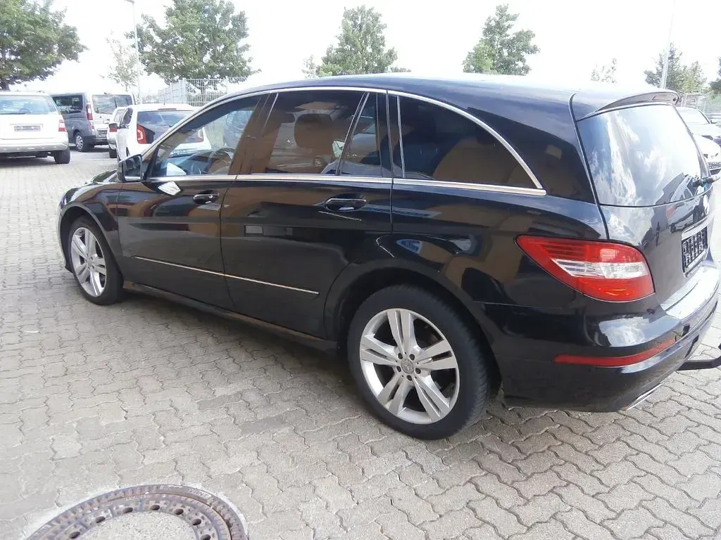 Gebraucht Mercedes R350 265 PS (194 kW) 2011 Schwarz Kombi