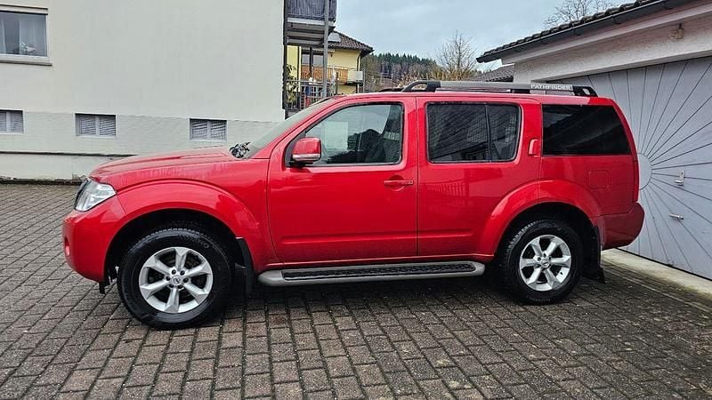 Gebraucht Nissan Pathfinder SE 190 PS (139 kW) 2012 Rot SUV