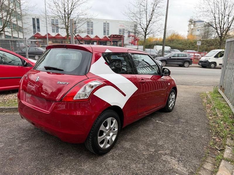 Gebraucht Suzuki Swift Comfort 94 PS (69 kW) 2011 Rot Kleinwagen