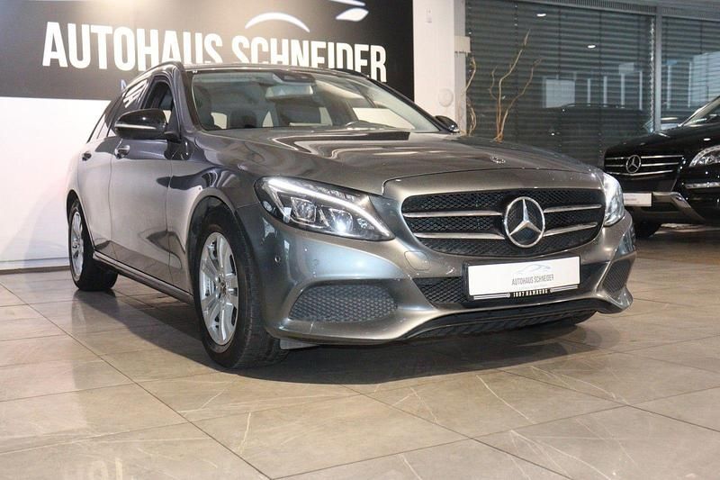 Gebraucht Mercedes C220 170 PS (125 kW) 2018 Grau Kombi