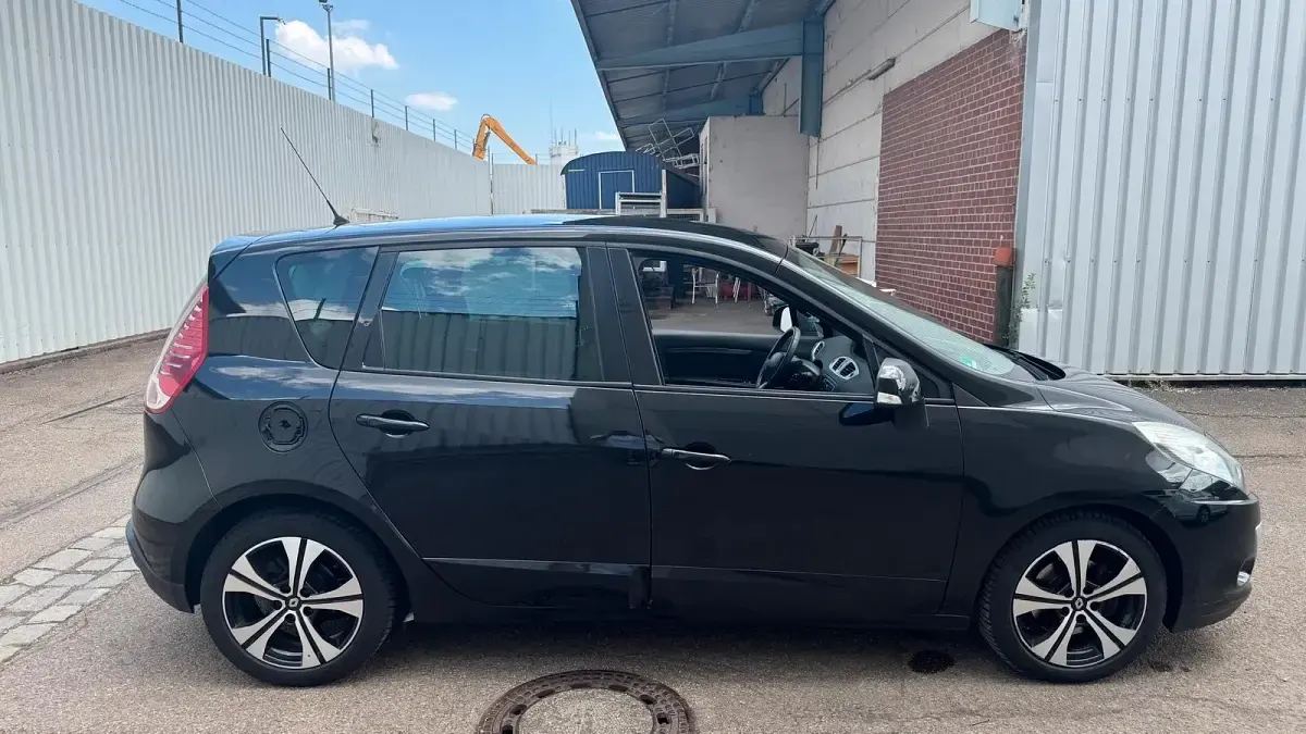 Gebraucht Renault Scénic III 138 PS (101 kW) 2011 Schwarz Van / Kleinbus