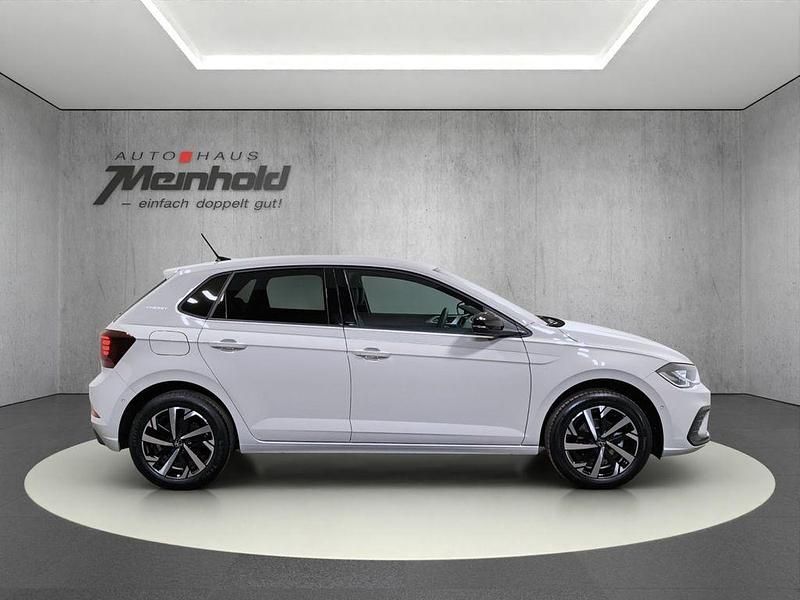 Neu VW Polo 95 PS (69 kW) 2026 Grau Limousine