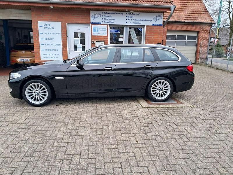 Gebraucht BMW 520 Comfort Edition 184 PS (135 kW) 2013 Schwarz Kombi