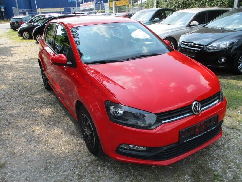 Rot Gebraucht 2015 VW Polo Trendline Kleinwagen | 6.690 € (Guter Preis) - Bild 1/4