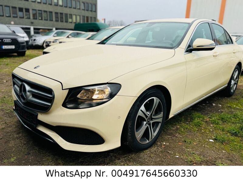Beige Gebraucht 2018 Mercedes 200 Avantgarde Limousine | 10.449 € - Bild 1/4