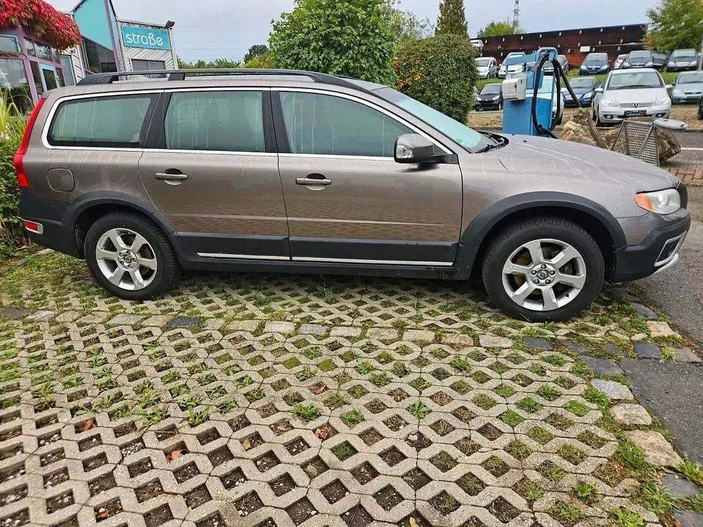 Gebraucht Volvo XC70 Summum 185 PS (136 kW) 2009 Grau Kombi