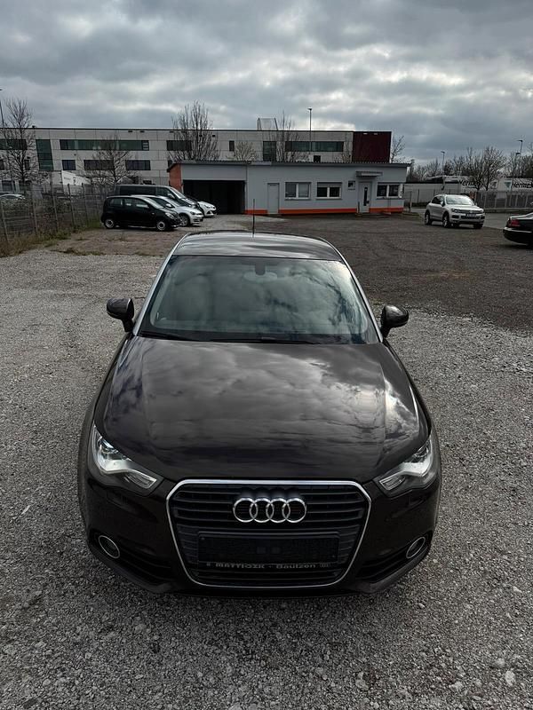 Gebraucht Audi A1 105 PS (77 kW) 2012 Blau Kleinwagen